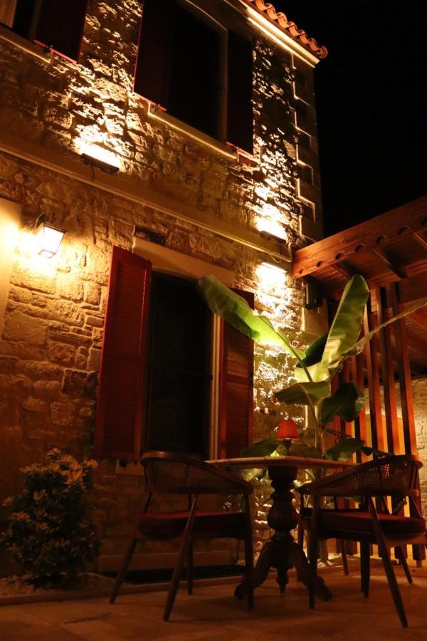 Dionysos 1789 Boutique Hotel Foca Exterior photo